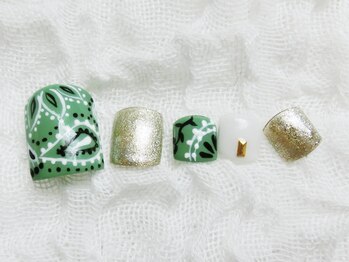 ネイリシャス(NAILICIOUS)/夏の定番のペイズリーネイル