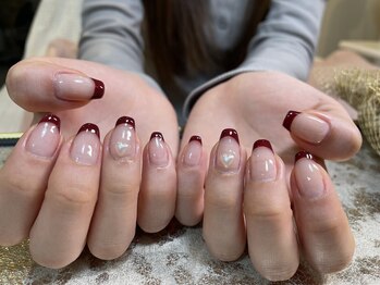 ティアラ(tiara)の写真/【ドライケアあり】自爪の健康を考えジェルを楽しめる施術をご提案◎艶めく指先で毎日を特別にしたい方に♪