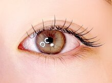 最高級フラットラッシュ使用。最先端LEDマツエクも国産ブラックグルーにこだわりました