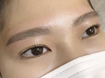ファーストネイルアンドアイラッシュ 札幌駅前店(1stNAIL&eyelash)の写真/立体感のある美眉に☆【パリジェンヌブロウリフト】骨格を見極め，左右対称&本当に似合う理想的な眉へ◎