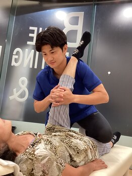 北浦和駅トップ接骨院の写真/予約殺到!!どこに行っても良くならない方への救急サロン。施術後の体の変化や継続力が違う≪高リピート率≫