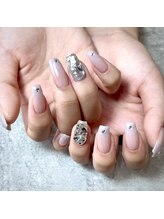 リノネイル(Lino Nail)/ストーン埋め尽くし