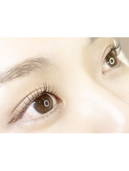 ナチュラル上品な目元にしたい