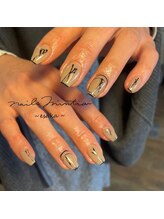 ネイルズミンティア エサカ(nails Mintia esaka)/ブラック×ベージュ