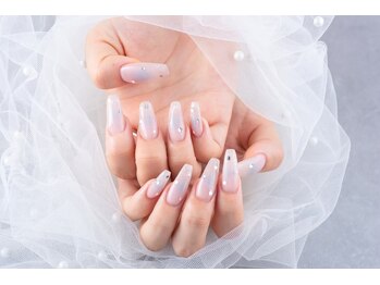 アイラッシュアンドネイル ヴェラール(Velar)/チークネイル