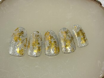 ゴールドニュアンスネイル