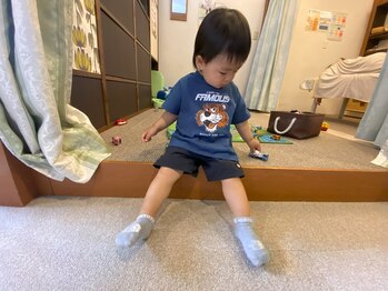 子育てママの整体サロン/施術中のお子様の様子