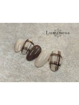 シンプル系（オフィス・日常）が得意