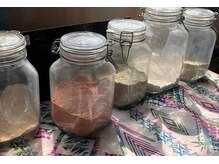 リラクゼーションサロン おはなれあの雰囲気(高品質なフランス産アロマフランスのクレイを使用しています。)