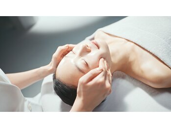 ポーラ 代々木駅前店(POLA)/ギューっと小顔に