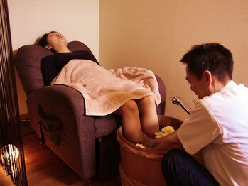 健康館の写真/【初回限定】台湾式足つぼ45分￥3,500 当店人気メニューのイタ気持ちいい足つぼ 足湯＋ホットタオル付き。