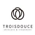 TROISDOUCEのお店ロゴ