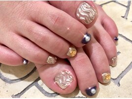 人気のフットネイル