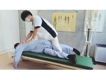 東洋カイロプラクティック麻布十番療術センター/ツイストリリースストレッチ