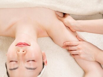 ブライダルエステ専門キャロリーヌ立川店【フェイシャル/美肌/マッサージ/痩身】の写真/二の腕が気になる,細くしたい…そんなお悩みを持つ花嫁様に朗報!お悩みに合わせたオーダーメイド痩身大人気