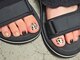 マーチ 新宿店(MARCH)の写真/オシャレは足元から【人気のフットネイル】ハンドとフット同時施術◎ハンドが派手にできない方も足先なら★