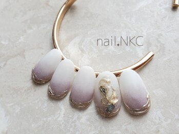 NKC/シェルできらめく手元に