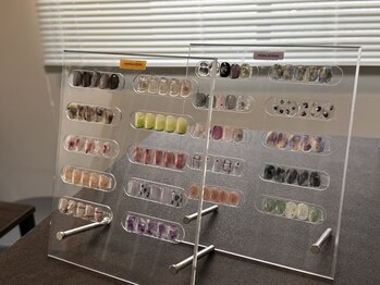 トロワ(trois)の写真/お得な定額コースでシンプルからアート系まで毎月変わるネイルを♪あなたにぴったりのスタイルをご提供☆
