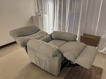ヘッドミント 浦和店の雰囲気（フカフカのリクライニングソファーでゆっくり癒されてください）