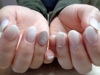 アミュリー ネイル アトリエ(Amury nail atelier)/ホワイトグラデーション 大人