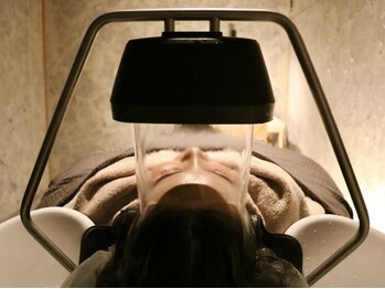 ザ ヘッドスパ エビス(EBISU)の写真/スマホやPC疲れで重い目元と頭に深いリセットを。完全個室で行う本格ヘッドスパが、眼精疲労にアプローチ。