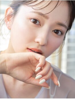 リノ 中目黒(Lino)の写真/同時施術で時短できちゃう！忙しい方も手先・お目元まで完璧なお手入れが叶います♪
