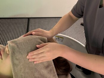 アロマ(A ROMA)の写真/【PCやスマホによる疲労にお悩みの方に◎】眼精疲労や上半身の疲れをドライヘッドスパでスッキリ解消♪