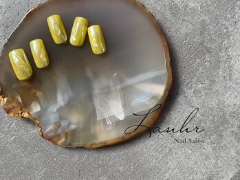 ラヌール 国分寺店(Lanhr)の写真/【初めての方大歓迎】シンプルだけど上品でかわいいデザインをご提案♪爪のお悩みもお気軽に相談ください！