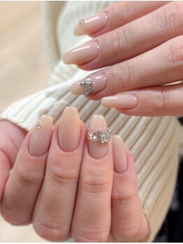 Mネイル 伏見店の写真/<伏見駅1分>肌馴染みの良い流行りのうるうるカラーで上品な指先に◆ワンカラー¥4400~/マグネット¥6600~