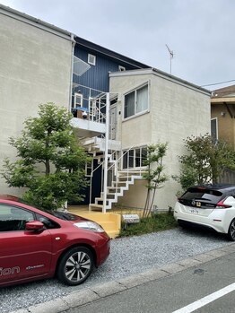 ルナハウス(Luna house)/駐車場はお店前に２台分あります