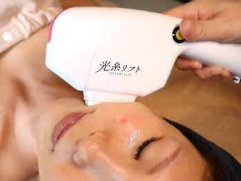 プライベートサロン ヴィヴィアン(Vivian)の写真/最新美容マシン《光糸リフト》導入★肌質改善と引き締め小顔が同時に叶う新時代エイジングケア!!