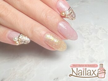 ネイラックス(Nailax)の写真/【初回付け替えオフ無料＆1か月以内の再来店でもオフ無料♪】フォルム形成・仕上がりのキレイさに定評あり