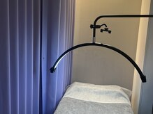 ソメソメソメサン(some some some3)の雰囲気（ダウンライトと寝心地の良いベッドでリラックス♪）