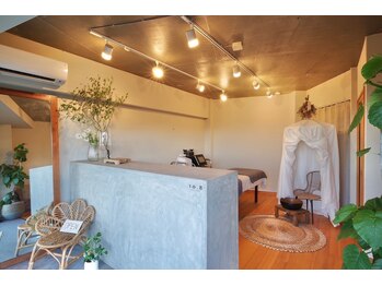 テン エイト(10 8)/内観