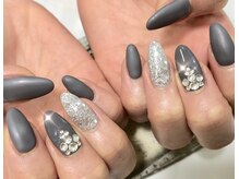 ネイルサロン ティディ(TIDY)/シンプルキラキラのグレーネイル
