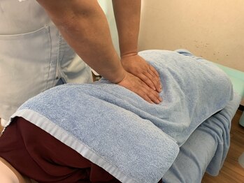 たかなし接骨院の写真/《つらい腰痛でお悩みの方に★》立ち仕事や家事育児などによる突然の腰痛や慢性的な腰痛もお任せ下さい☆