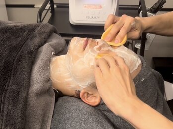 ボーンオム(Born Homme)の写真/【毛穴洗浄ハイドラ&ハーブピーリング】で最高峰肌管理◇お悩みに合った施術を提案し最短で美肌を叶える☆