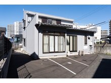 六花(リッカ)の雰囲気（店舗裏に専用駐車場3台あり）