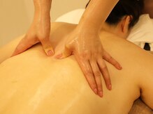 カビン(KABIN)/たっぷりのオイルでマッサージ
