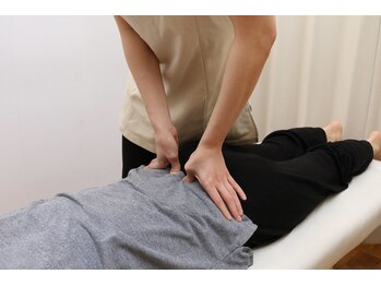 パウワウ 有楽町マルイ店/持続圧で骨盤調整