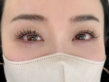 ナップ(nap)の写真/《束感仕上がりならこれに決まり!》LEDマツエク×ラッシュリフトで大変身♪お人形のような魅力的な目元に◎