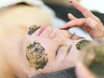 アリィ(Alii hisaya)の写真/《完全個室》別人級★小顔と肌質改善が同時に叶う!リピート率◎小顔矯正&ハーブピーリング(剥離なし)¥14800