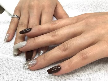 ネイルルーム 千美(room)の写真/《選べる大人系シンプルデザインクーポンあり◎》歴15年以上の実力派スタッフが作る「美フォルムネイル」♪