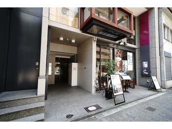 トコ(toko)/カフェのあるビルです！