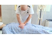 東洋カイロプラクティック麻布十番療術センター/腹部調整