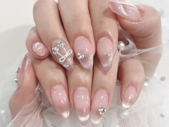 ラビィ 福岡天神大名店(Raviy)の写真/【春の気配は指先から】季節を感じるカラーやアートをプラスしてつい見つめたくなるネイルをご提案♪