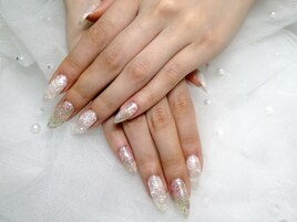 流行のレースネイル