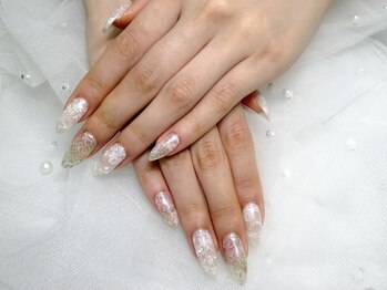 流行のレースネイル