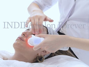 インディバ サロン フォーエバー(Forever)の写真/【最新の美容機器】特許取得の《天然オイル美容カプセル》をお肌の奥に浸透させ魅力あるお肌に！