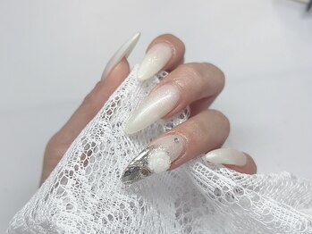 ファンネイル 心斎橋店(Fun nail)の写真/【何度も通いたくなるお手頃価格◎】OLさんにおすすめのシンプルア-ト多数♪ワンカラ-¥4000/定額ア-ト¥5100
